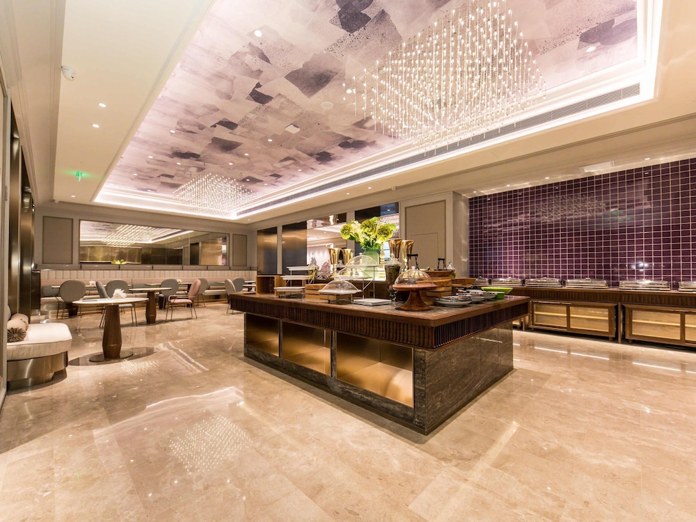 Mercure Hohhot Downtown 8/57
