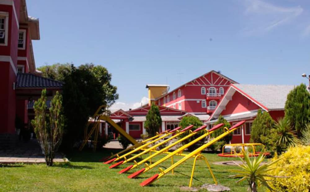 Galo Vermelho Hotel 65/67