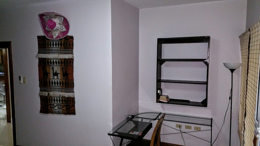 Modern London Decor Guest Apartments 20/50