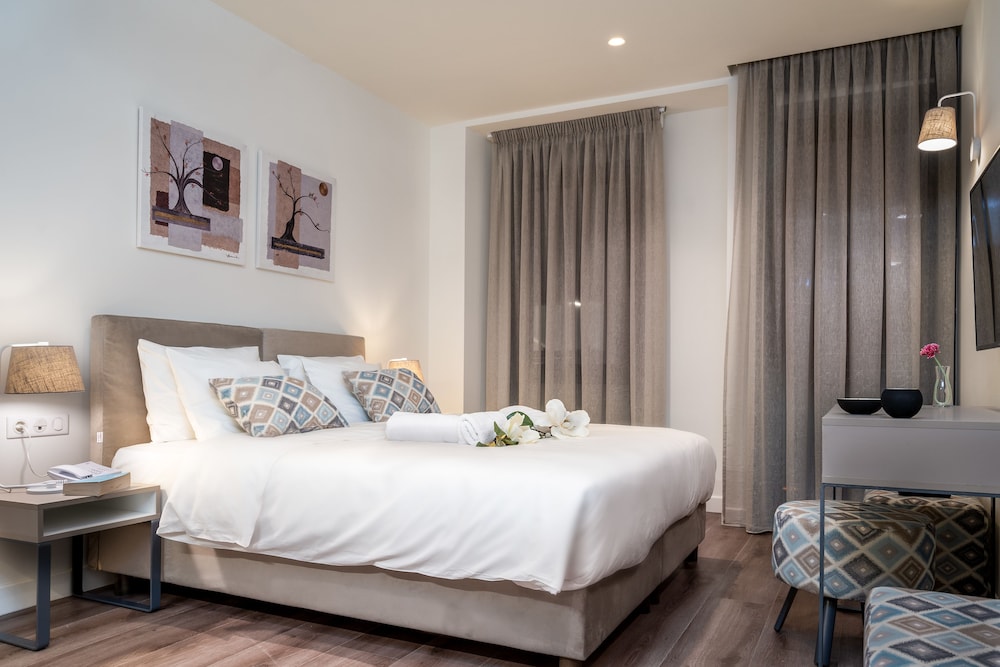 Urban Nest Suites and Apartments 28/75
