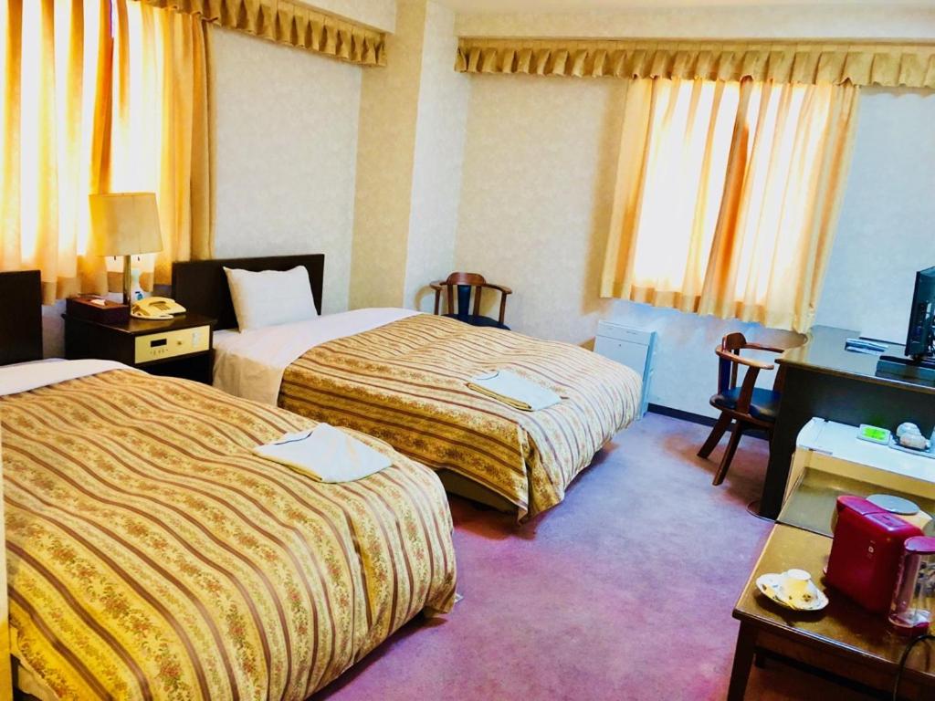 Business Green Hotel Hino 5/23