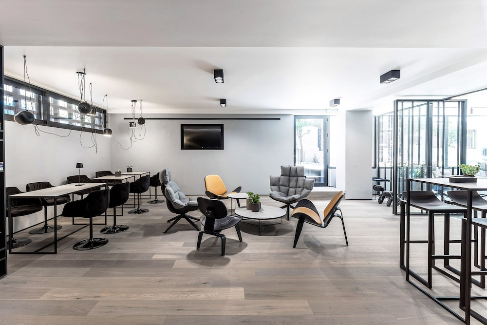 The Duke Boutique Suites 34/50