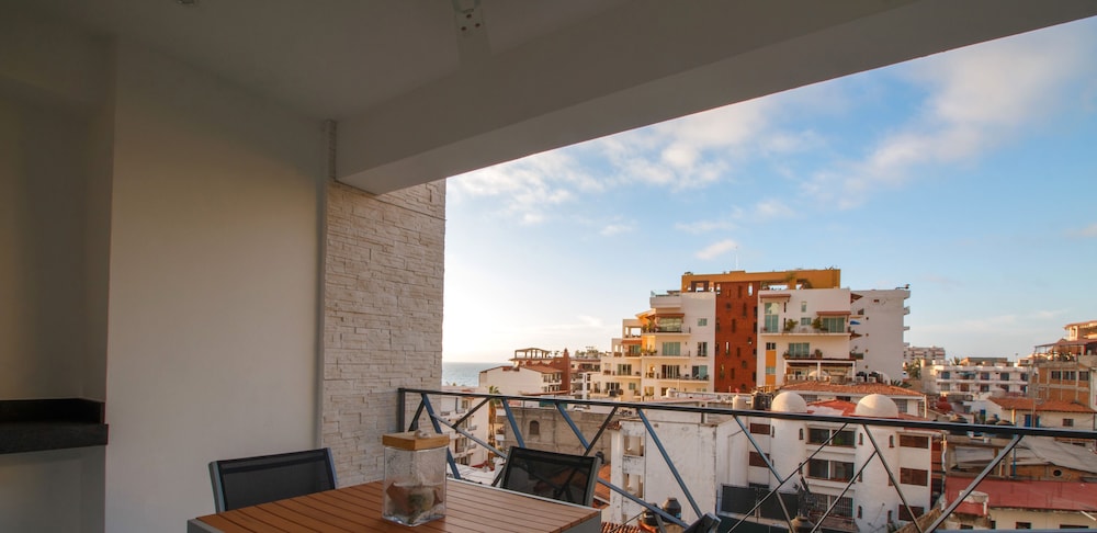 D Terrace Luxury Residences 6/50
