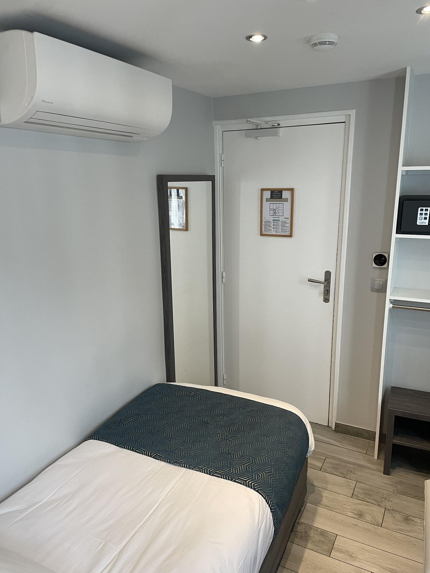 Room, Single