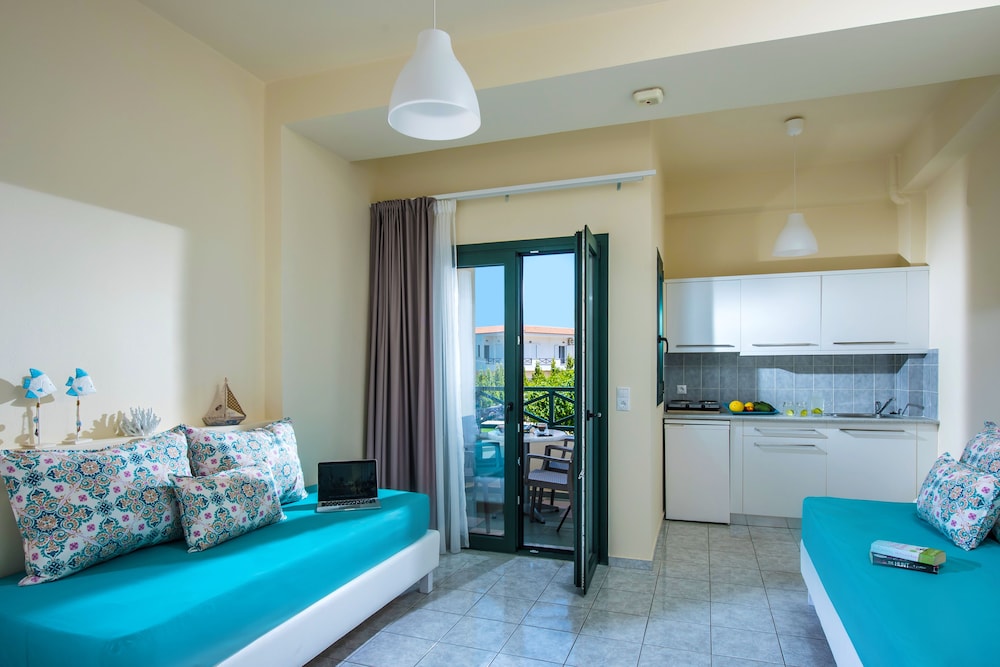 Kristalli Hotel 14/40