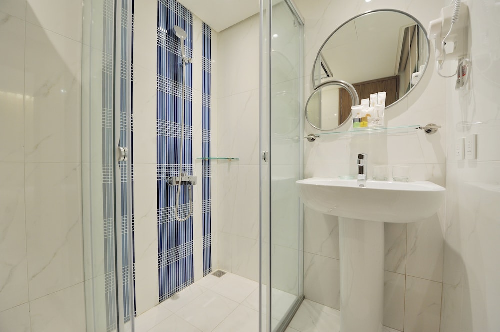 GREEN WORLD HOTEL ZHONGHUA 52/80