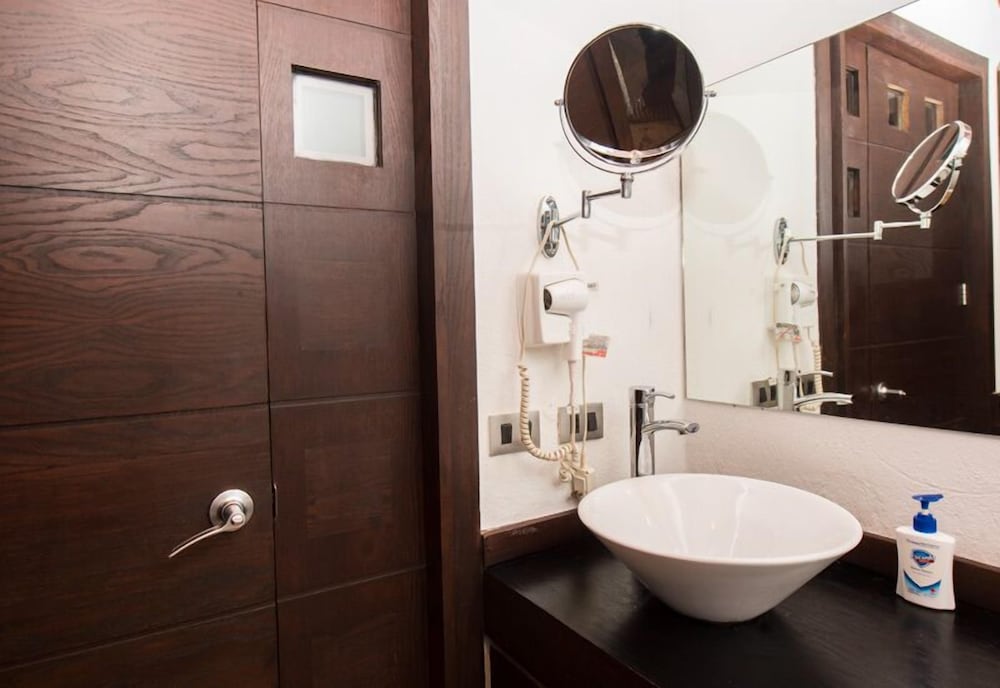 Colombe Hotel Boutique 72/76