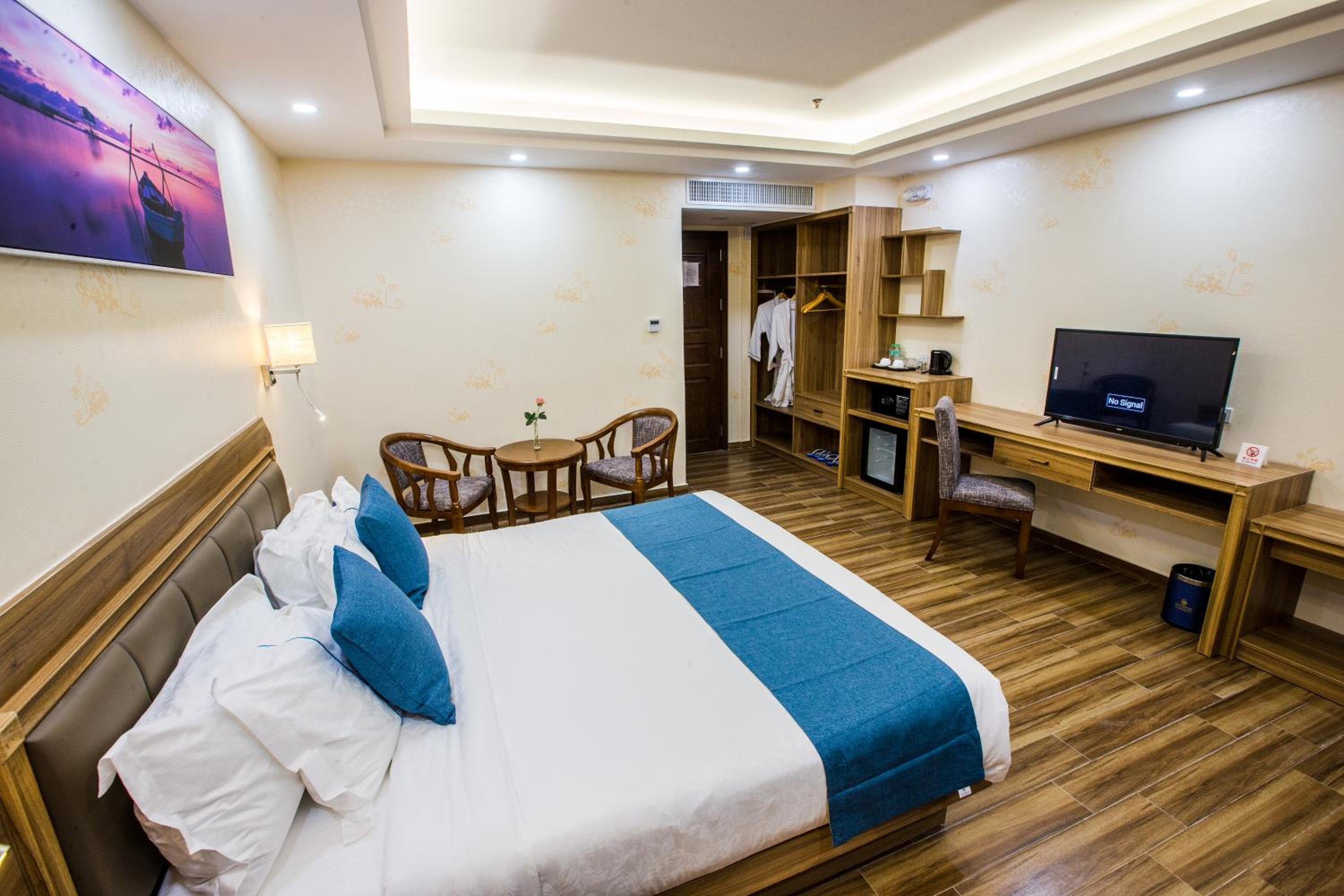 Room, King Bed, Queen Bed