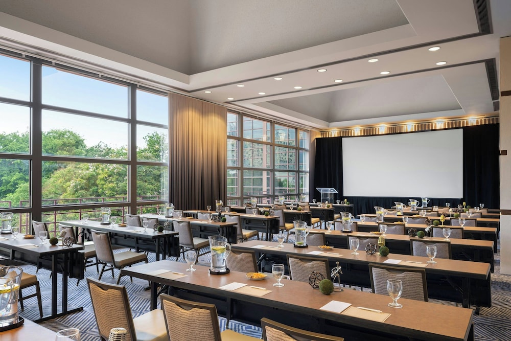 Renaissance Austin Downtown Hotel 40/50