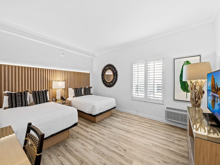 Beachcomber Oceanfront Resort Villas 22/71