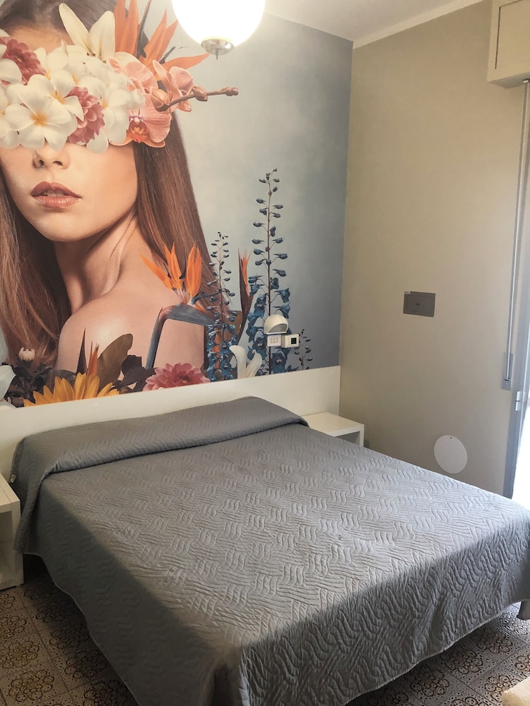 SUPERIOR, DOUBLE BED