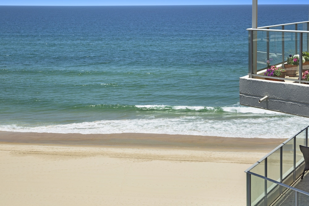 FORESHORE BEACHFRONT APARTMENTS 54/66
