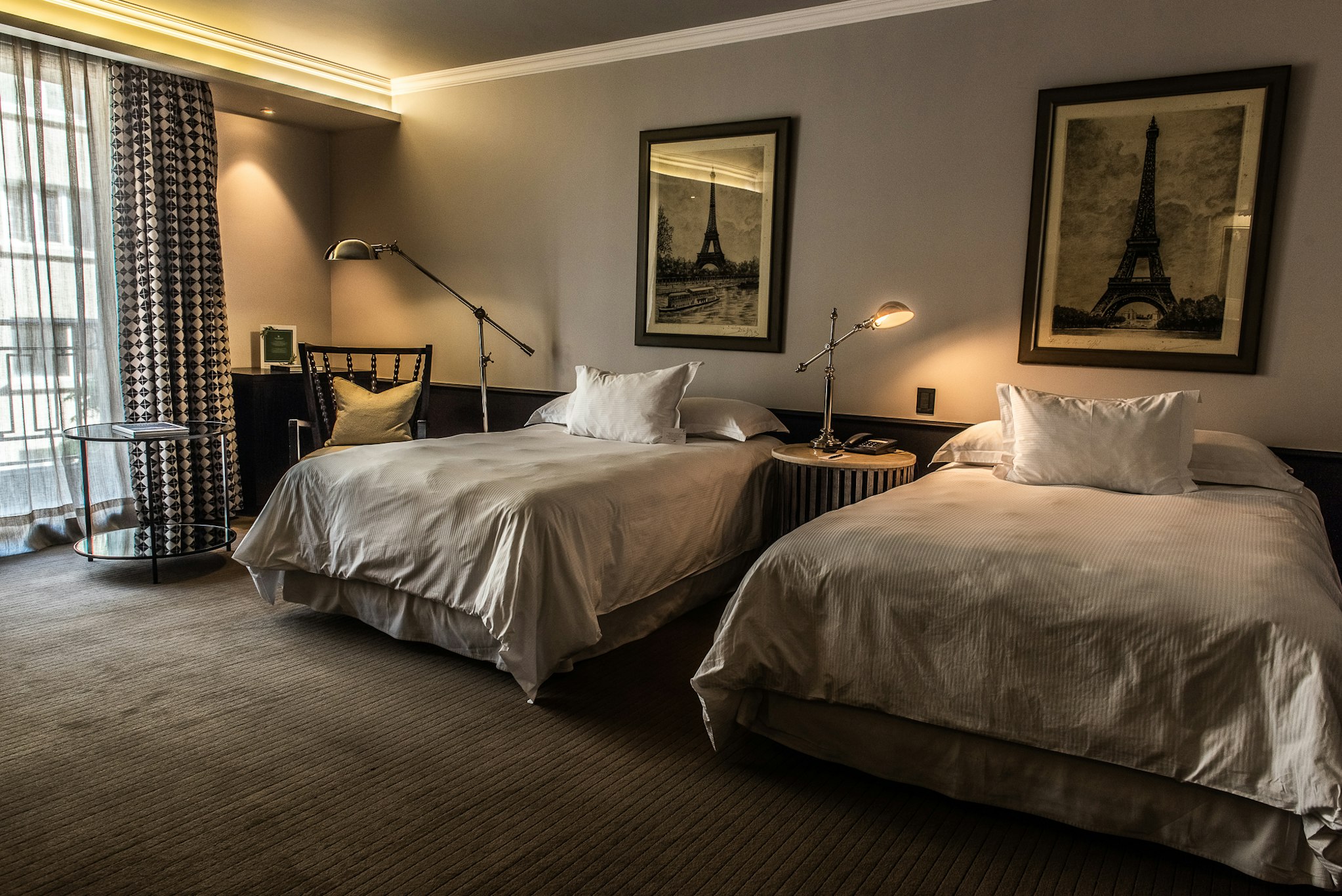 SINGULAR, TWIN BEDS, BALCONY