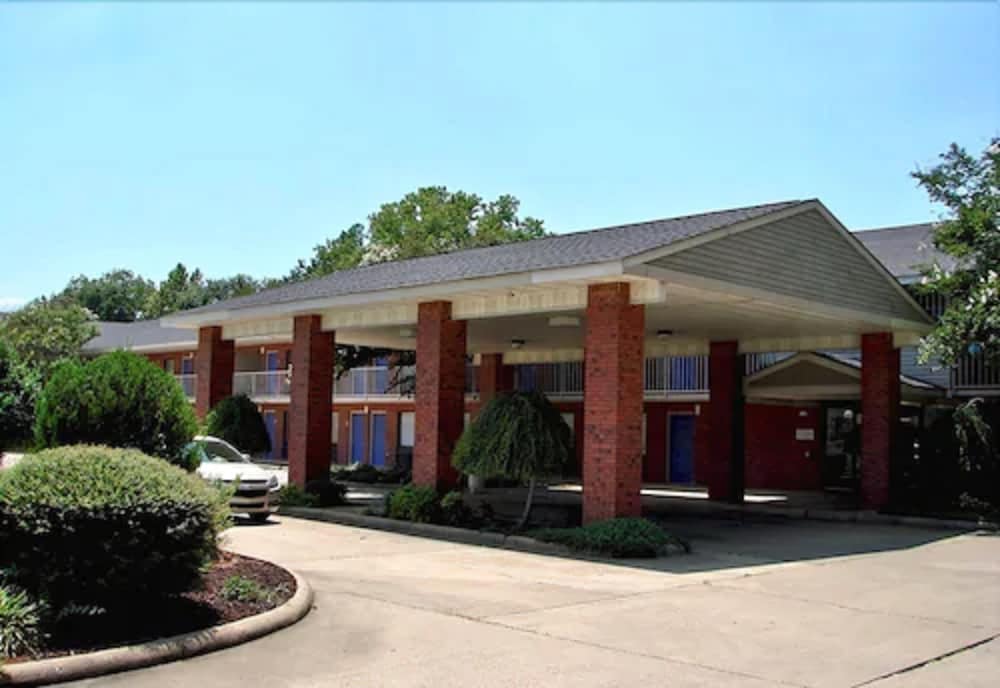 Delta Inn West Helena US 49 AR 12/30