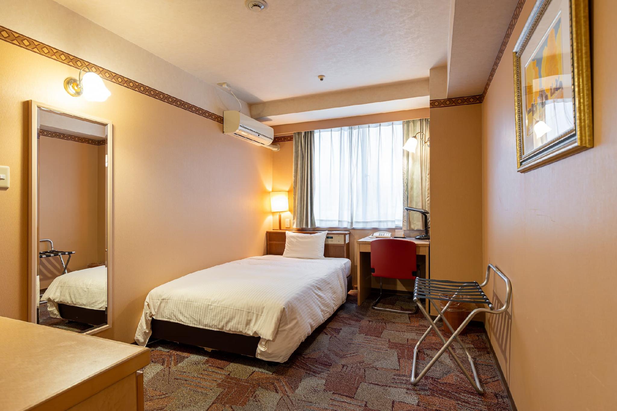 Semi Room, Standard, Single, Semi Double Bed