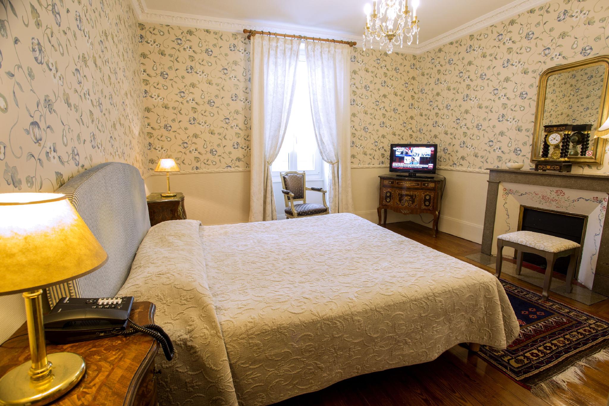 COMFORT, DOUBLE BED