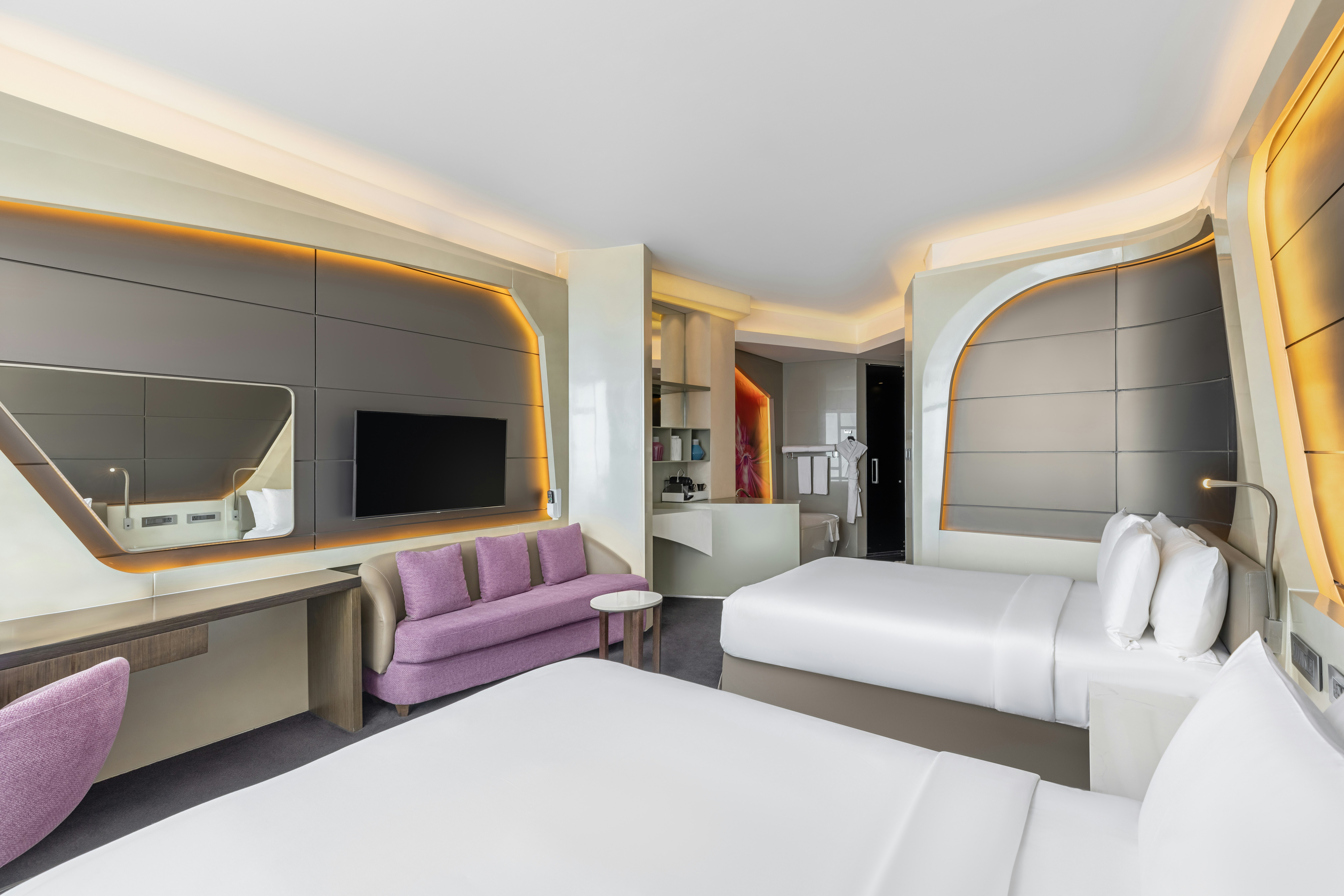 DELUXE, 2 QUEEN BEDS