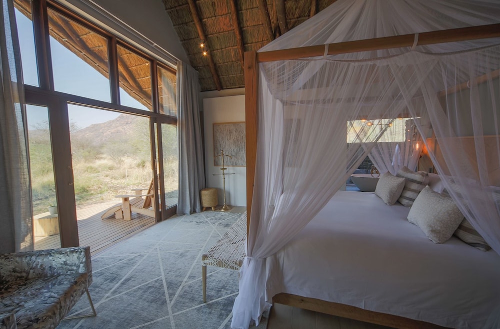 Nkala Safari Lodge 4/43