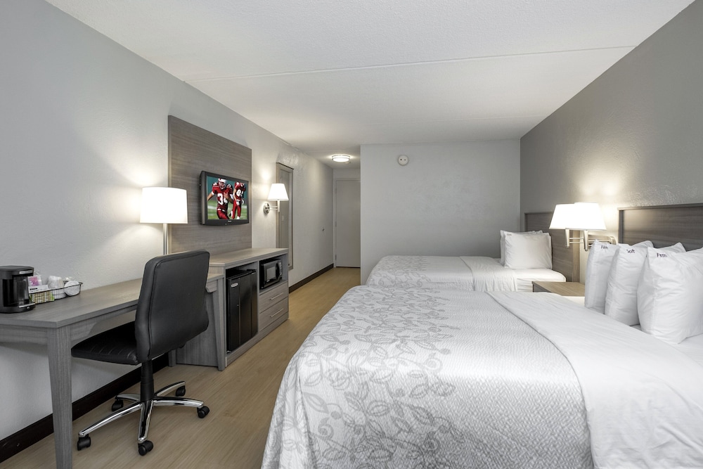 Deluxe, 2 Double Beds, Pool Side، Red Roof PLUS Boston - Mansfield/ Foxboro 3/6