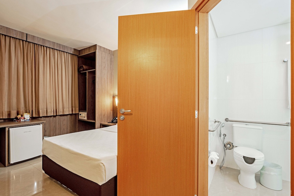 Slim Hotel Curitiba Av. das Torres 27/27