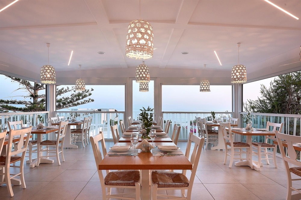 CHC Coriva Beach Hotel and Bungalows 63/75