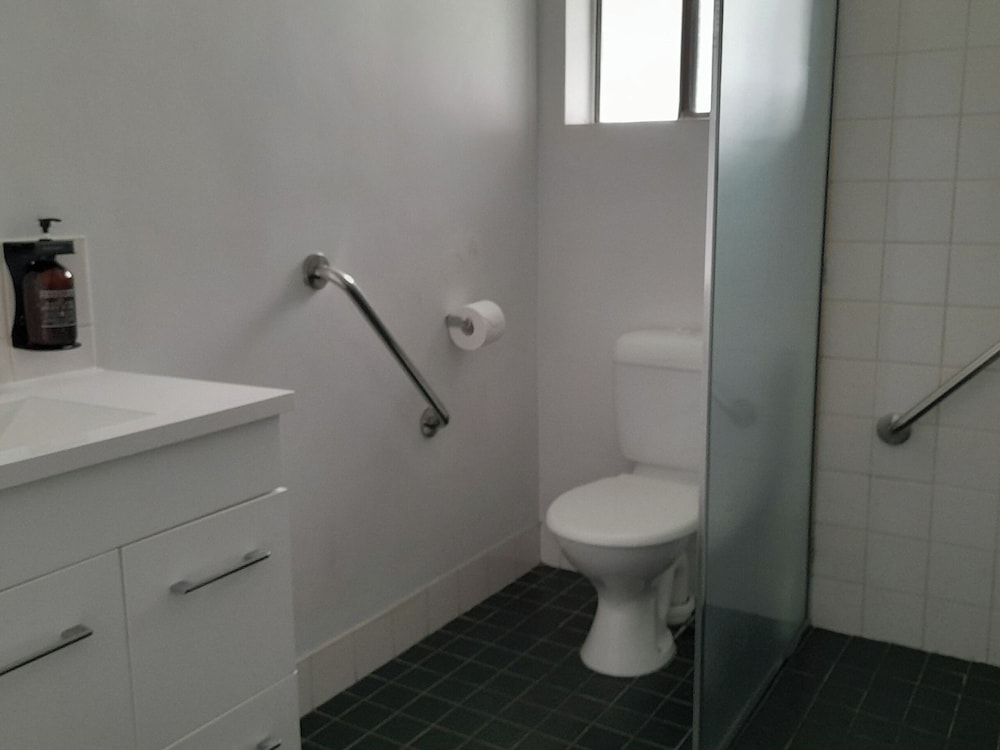 Victor Harbor Holiday & Cabin Park 45/46