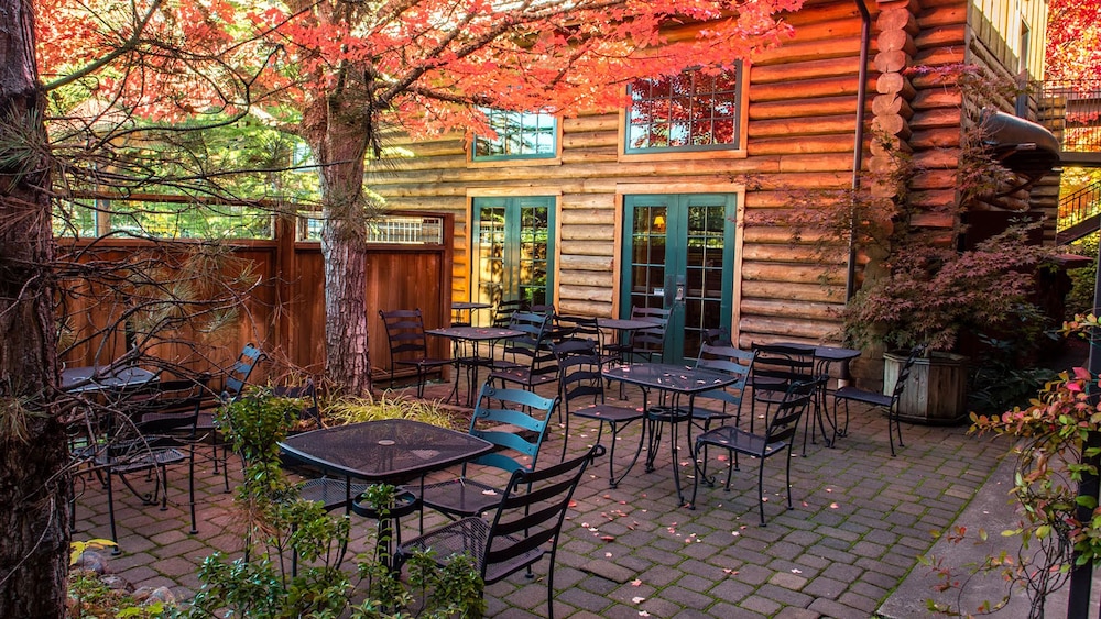 The Lodge at Riverside 46/62
