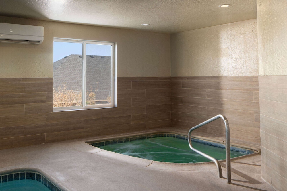 Wingate by Wyndham Cedar City 23/50
