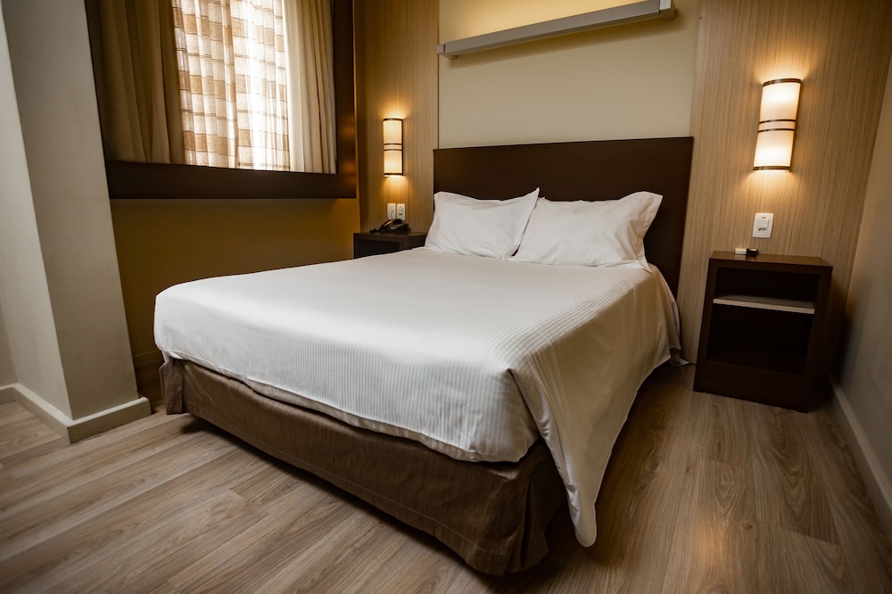 Hotel Master Cosmopolitan 8/48