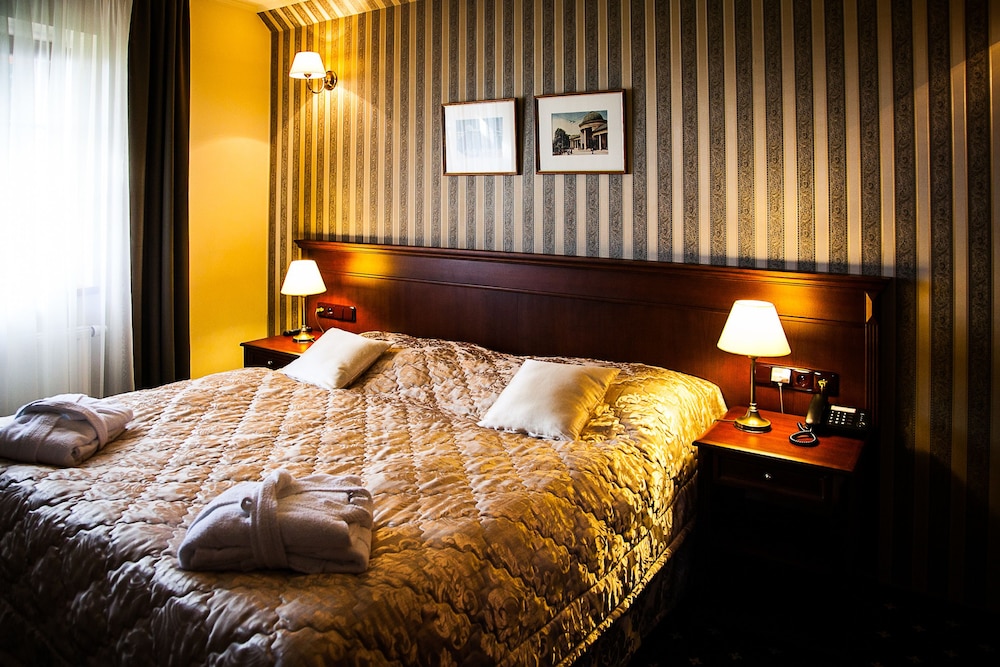 Golf Hotel Morris 12/62