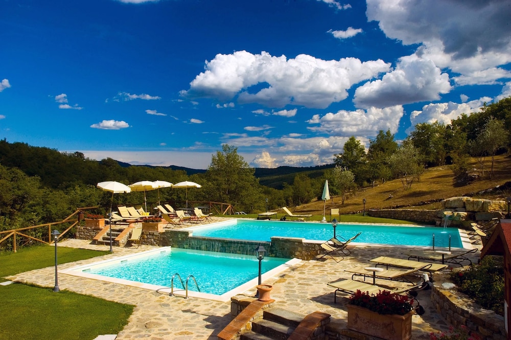 LE POZZE DI LECCHI HOTEL 25/31