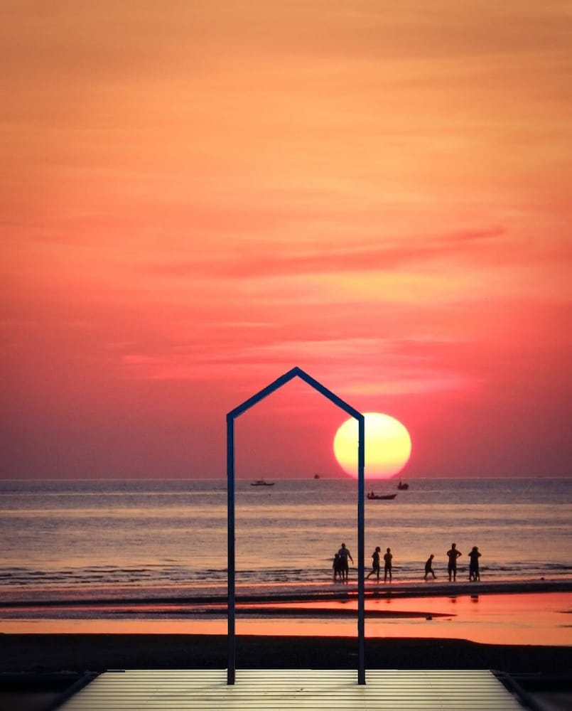 New Travel Beach Resort 56/68