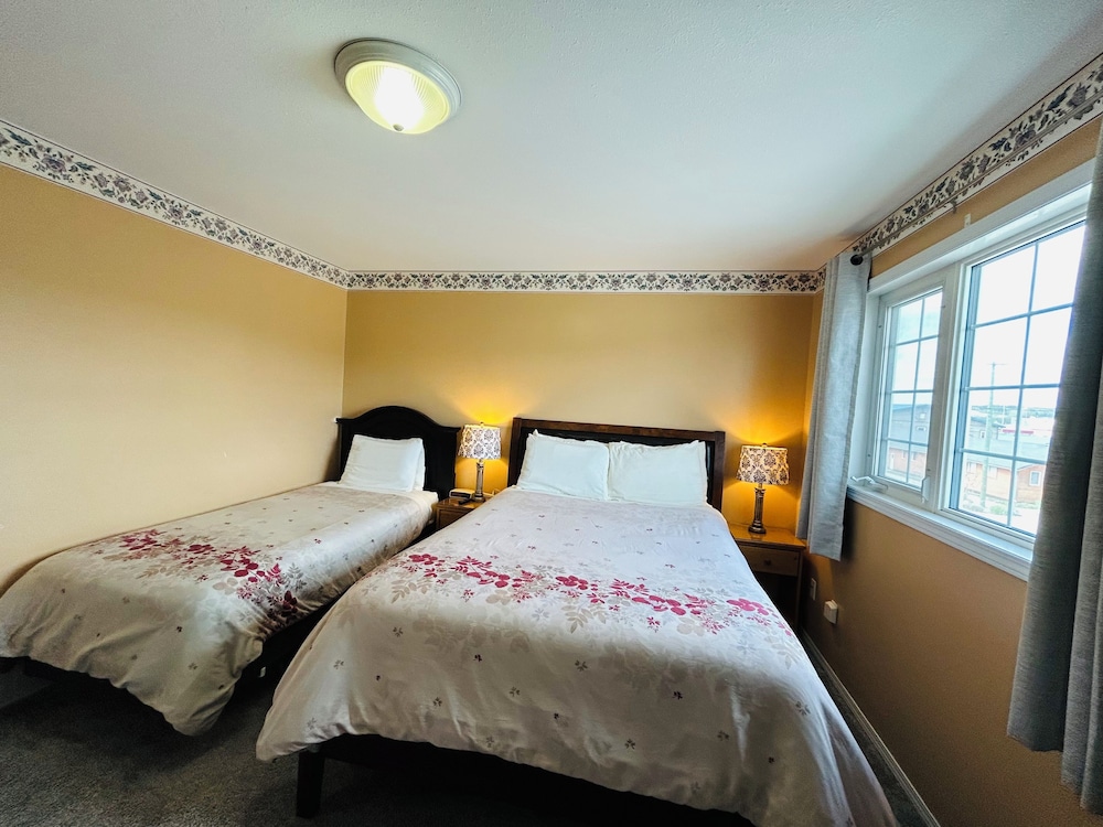 Midnight Sun Inn 4/47