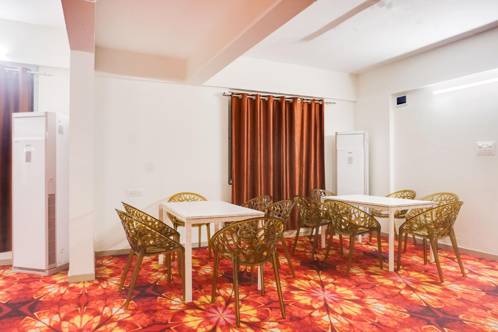 Super Townhouse Lohegaon Near Pune Airport formerly Landmark Regency 28/29