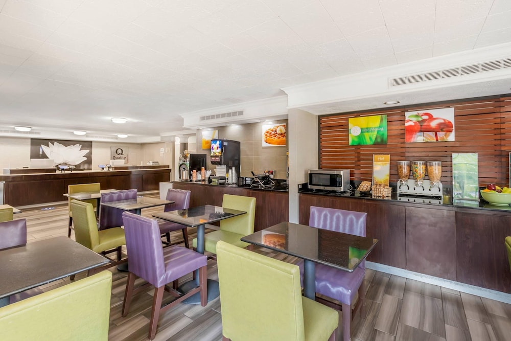 Quality Inn & Suites North Charleston Ashley Phosphate 37/50