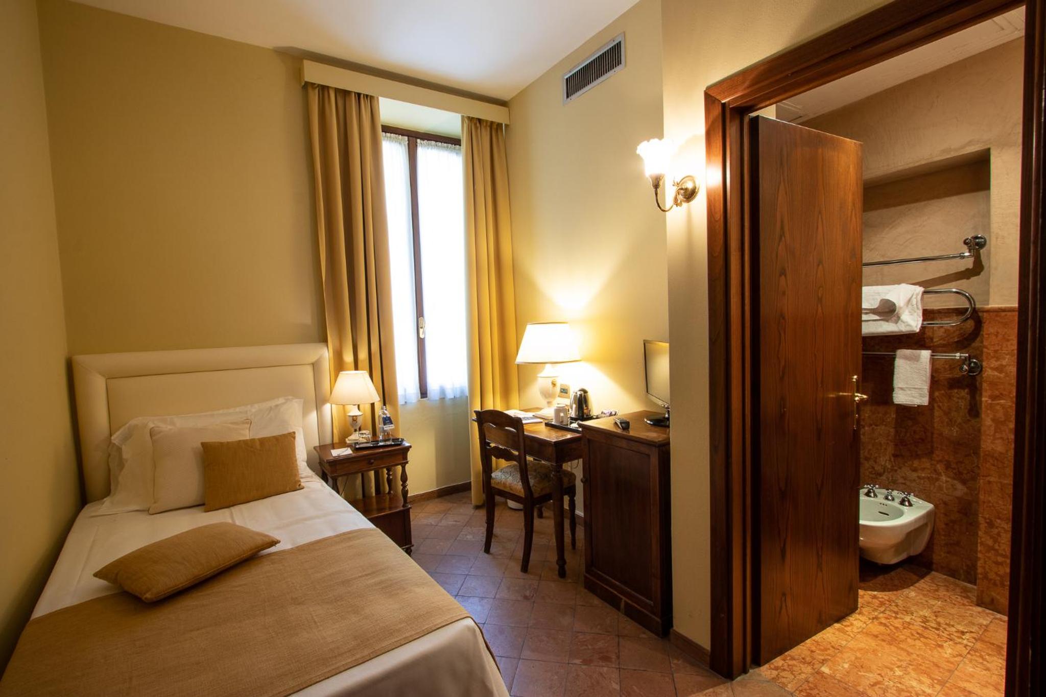 غرفة مفردة، Albergo Le Due Corti 2/10