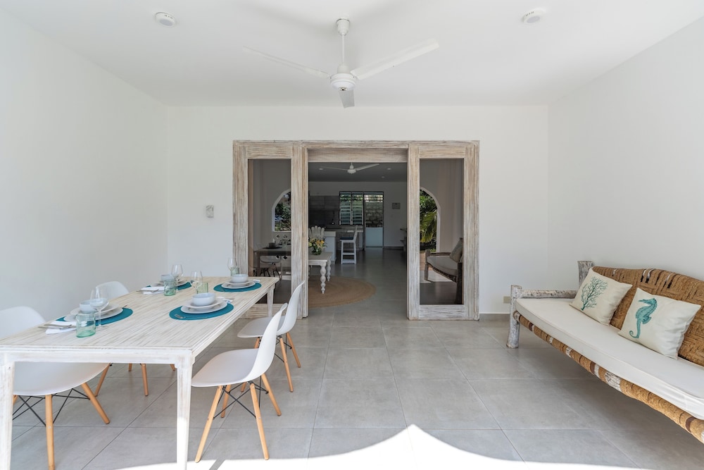 Hibiscus Apartments 50/75