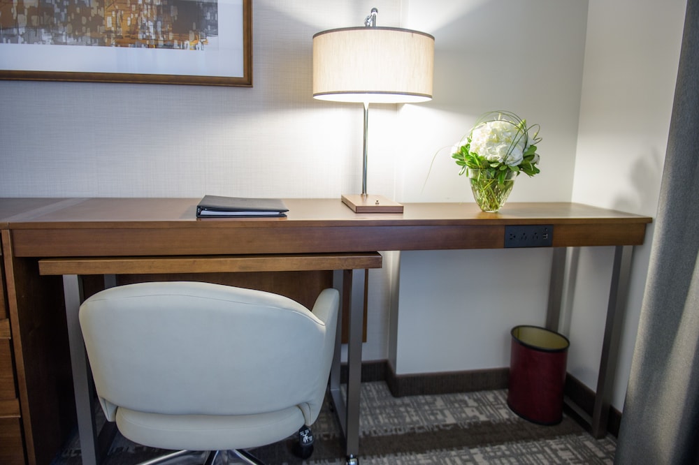 Crowne Plaza Dulles Airport 55/72