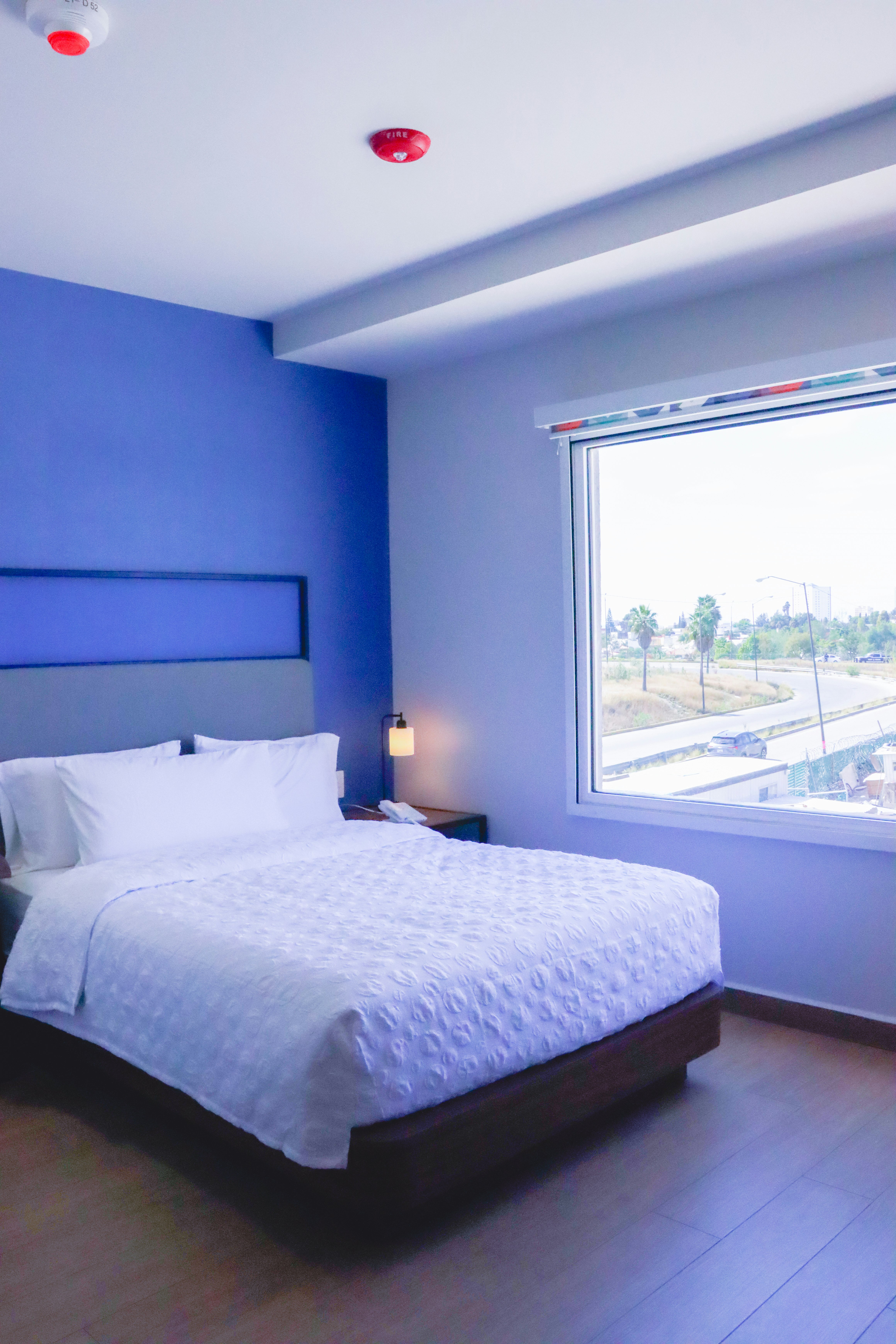 ROOM, KING BED, ACCESSIBLE