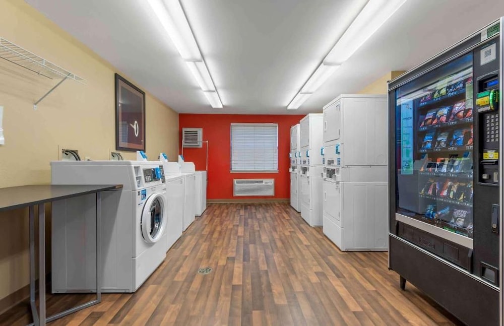 Studio 6 Corporate Extended Stay Amherst Buffalo NY 11/60