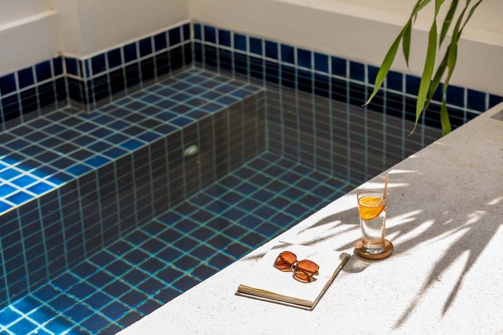 Outrigger Surin Beach Resort 42/74