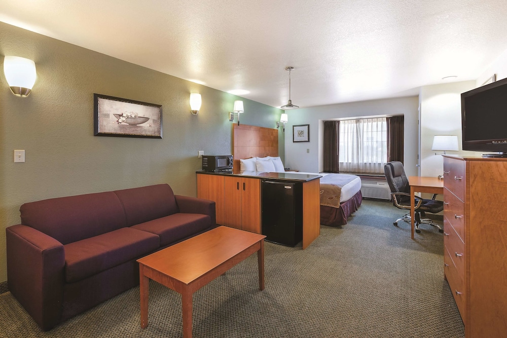 La Quinta Inn & Suites by Wyndham Tulare 27/40