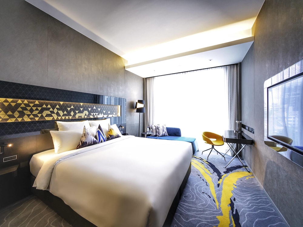 NOVOTEL SINGAPORE ON STEVENS 26/73