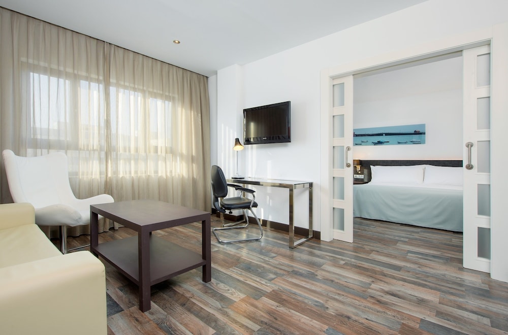 Hotel Cadiz Paseo Del Mar Affiliated By Melia 42/68