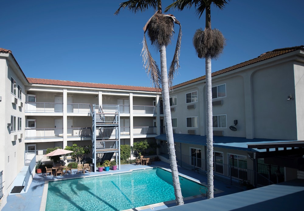 Brookhurst Plaza Inn 19/39