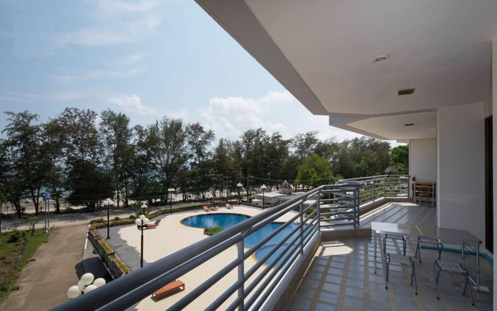 The Royal Rayong By Nun 32/35