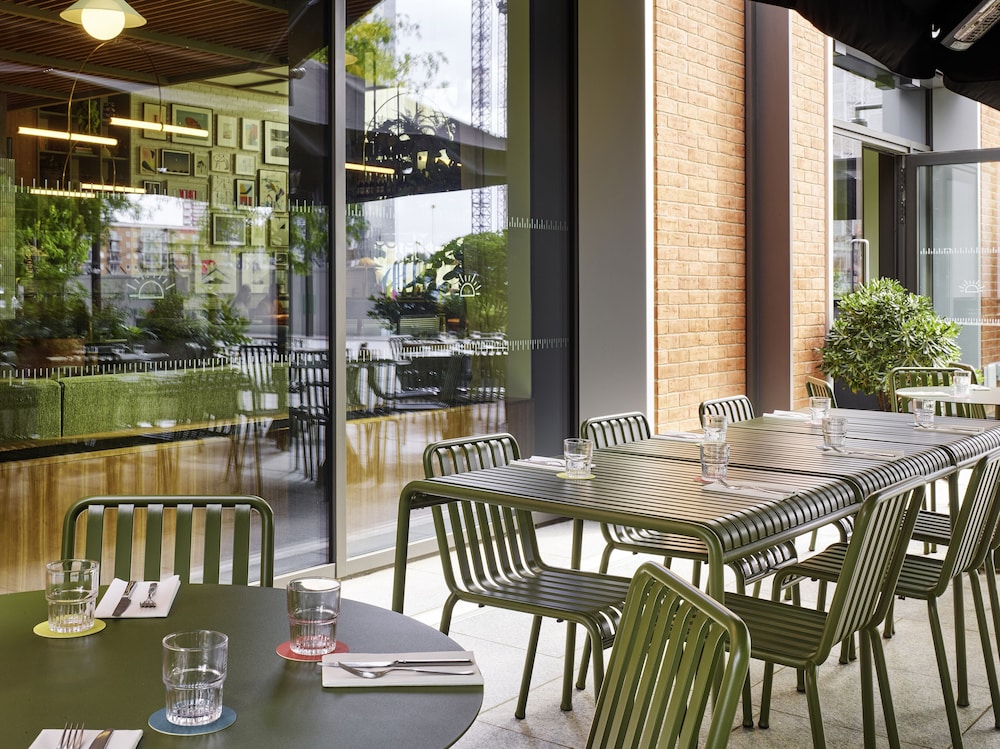 TRIBE London Canary Wharf 46/61