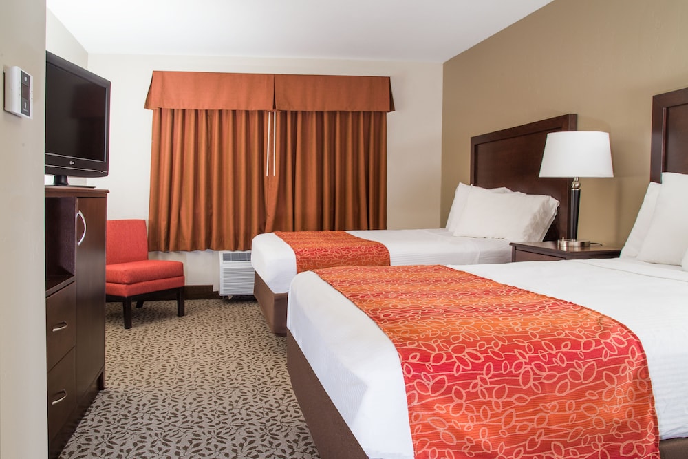 Gray Wolf Inn And Suites 26/67
