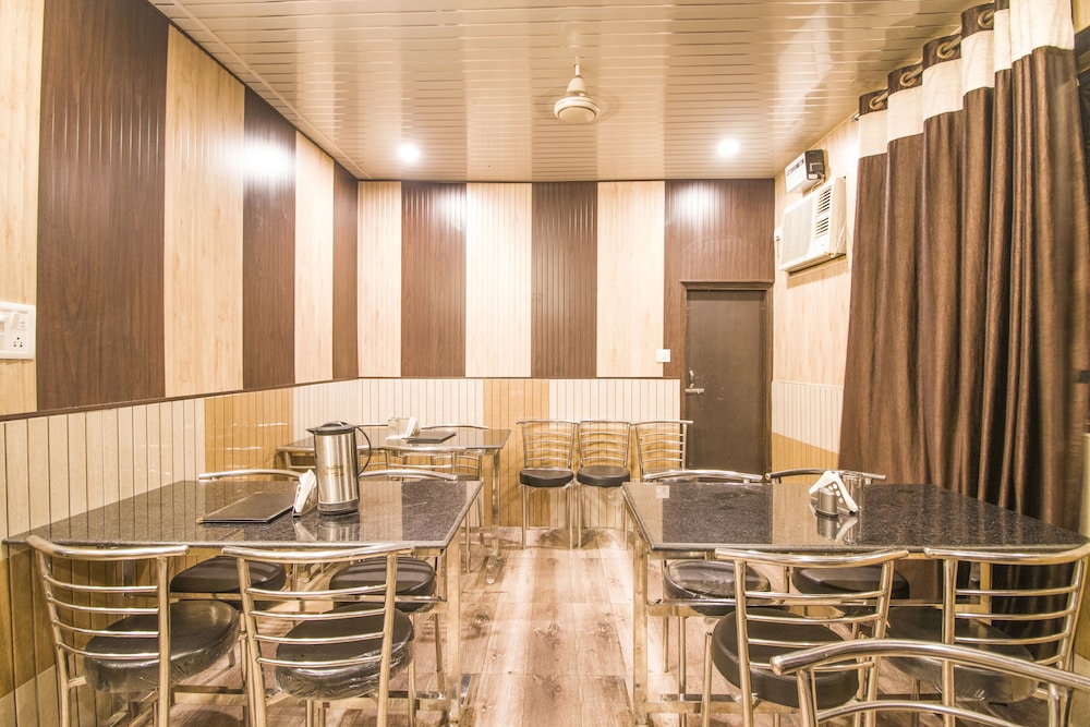 Hotel Pardesi 32/45