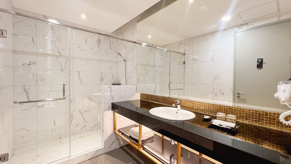 جناح تنفيذي بسرير كينج، Leedon Hotel & Suites Surabaya 3/4